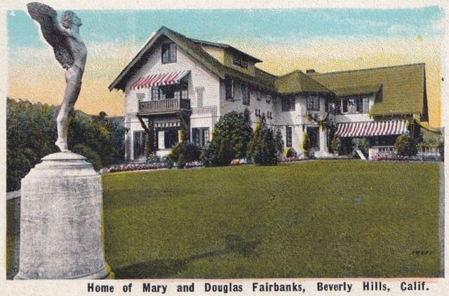 Postcard featuring an illustration of Mary Pickford and Douglas Fairbanks, Sr.'s house