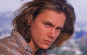 Headshot of river Phoenix.