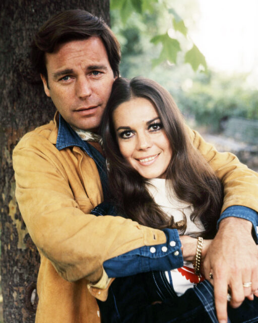 Robert Wagner and Natalie Wood posing for a photo.